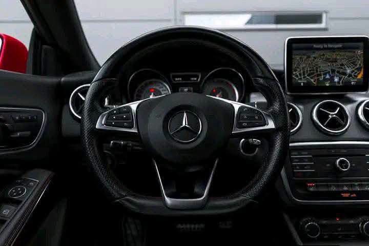 Mercedes-Benz CLA 200 Shooting Brake AMG, photo 3