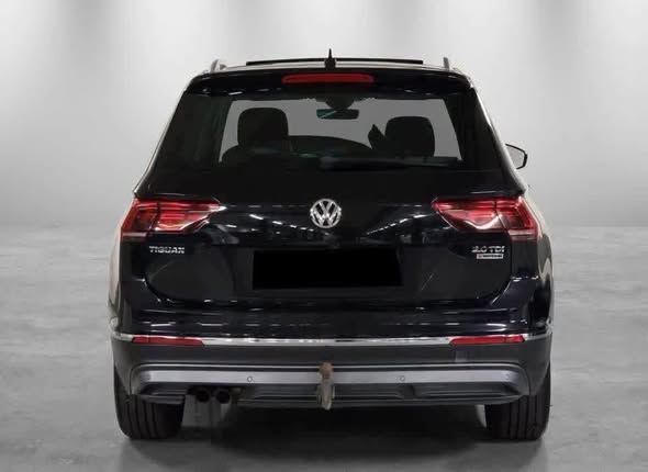 Volkswagen Tiguan noir, vue arrière