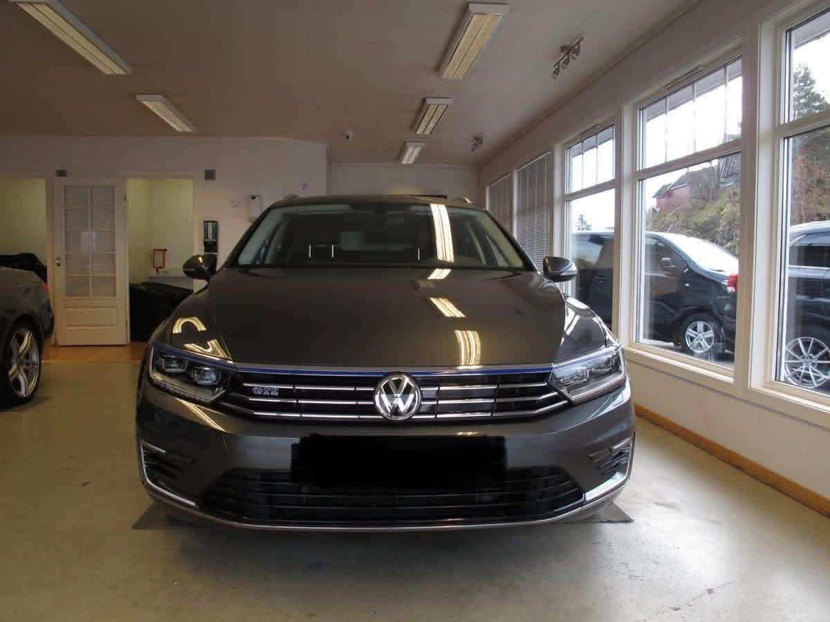 Volkswagen Passat, photo 1